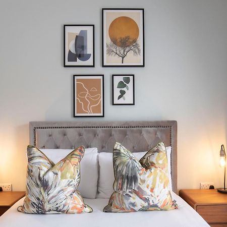 Elliot Oliver - Stylish 2 Bedroom Apartment With Parking In The Docks Gloucester Extérieur photo