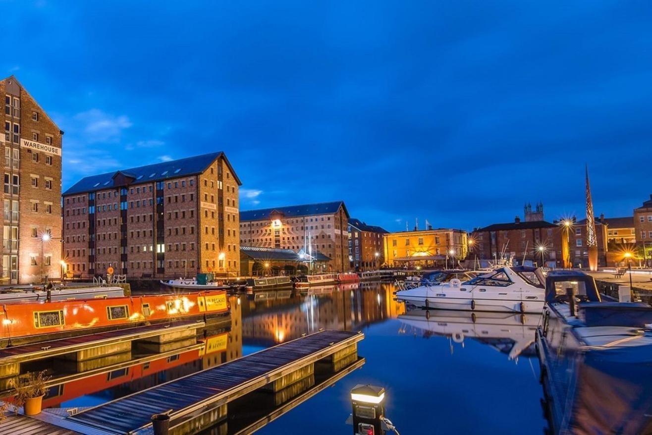 Elliot Oliver - Stylish 2 Bedroom Apartment With Parking In The Docks Gloucester Extérieur photo