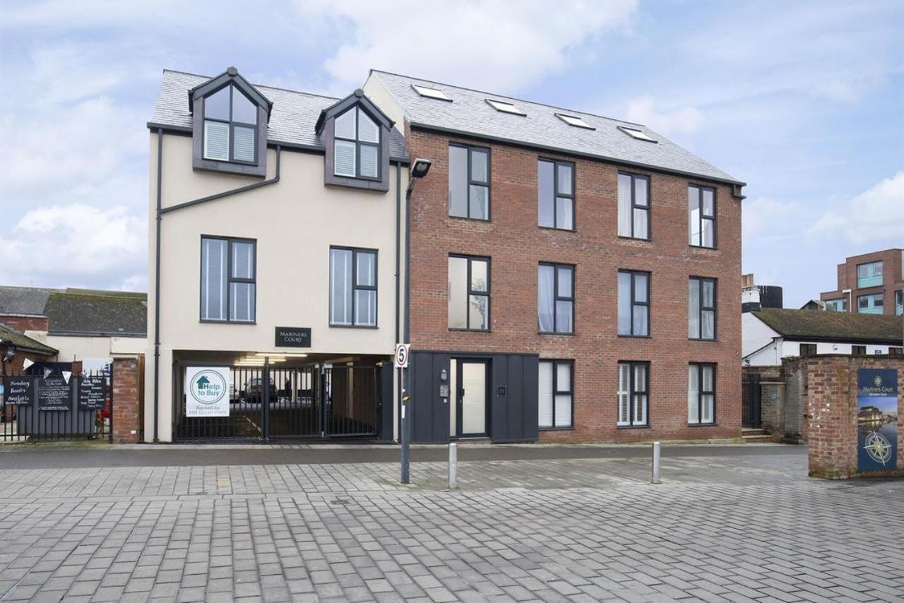 Elliot Oliver - Stylish 2 Bedroom Apartment With Parking In The Docks Gloucester Extérieur photo